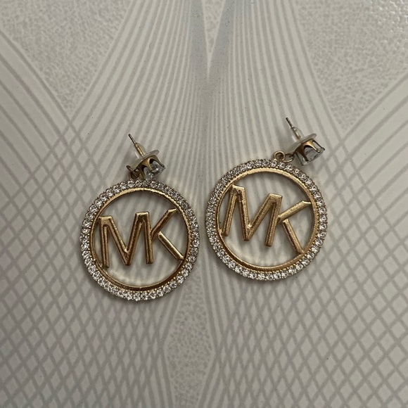 Beautiful Hanging Earrings | Silver & Gold Colours - Picture 2 of 2